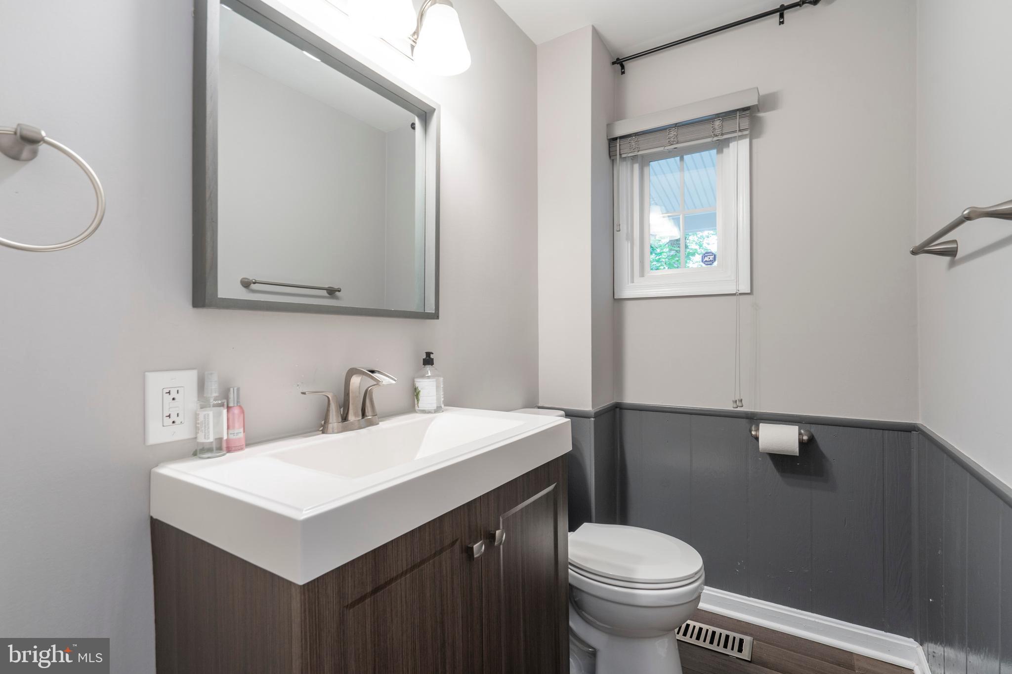 489 Cassatt Road Berwyn, PA 19312 - Photo 34 of 61 Powder Room