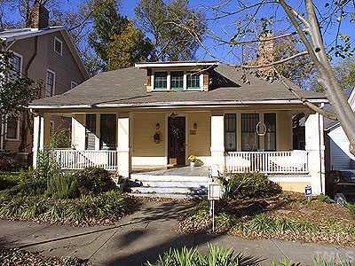 'Glass House' from Hyman Glass. Bungalow in Historic Oakwood. Side driveway for parking.