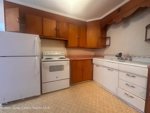 $1,700 | 6140 Highway 9G, Unit 2, Hudson, NY 12534