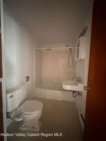 $1,600 | 6140 Highway 9G, Unit 2, Hudson, NY 12534