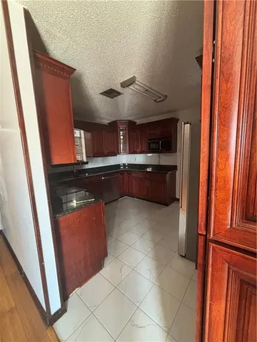 $2,300 | Undisclosed Address, Metairie, LA 70003