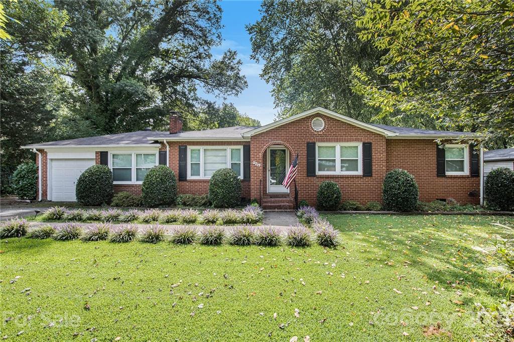 2719 Tallu Road Charlotte, NC 28269 - Photo 1 of 28 Gallery Image 1