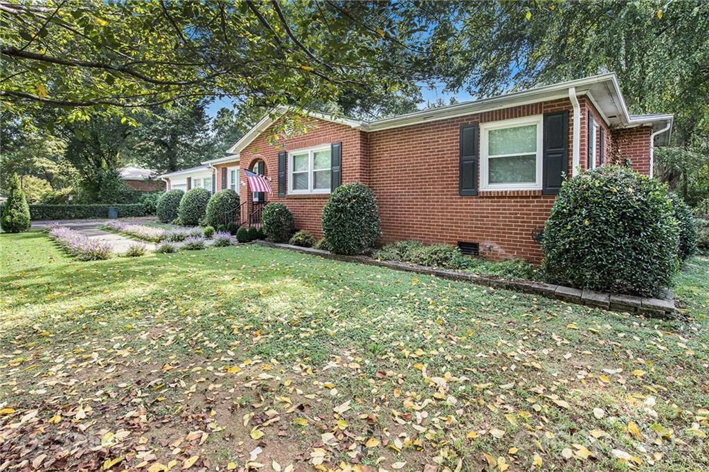 2719 Tallu Road Charlotte, NC 28269 - Photo 2 of 28 Gallery Image 2