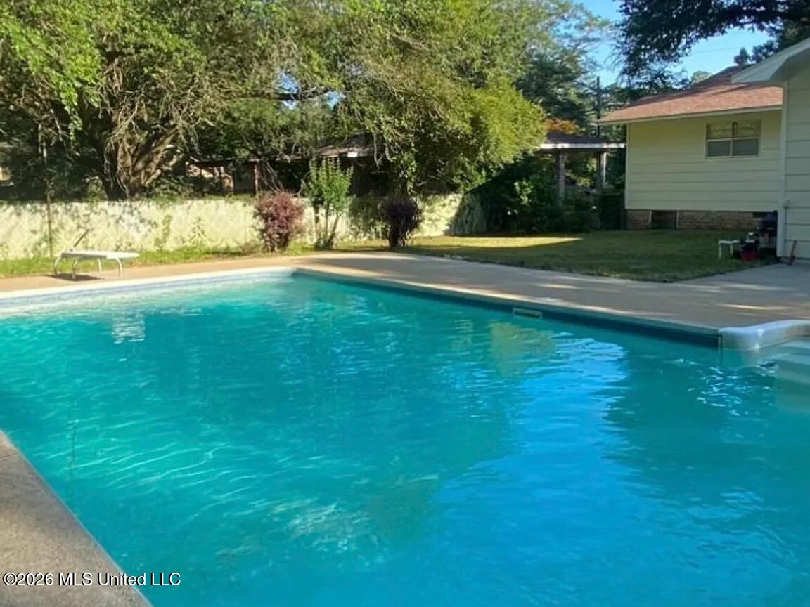 1242 West 18th Street Laurel, MS 39440 - Photo 2 of 33 pool