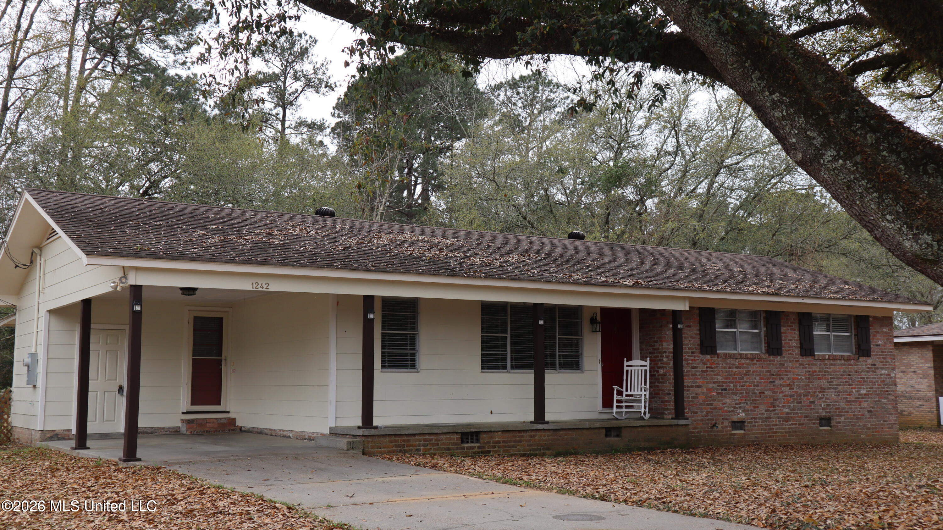 1242 West 18th Street Laurel, MS 39440 - Photo 4 of 33 IMG_1785