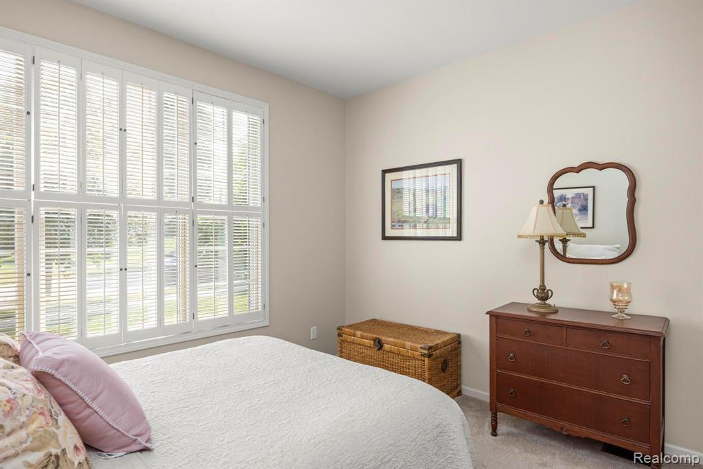 1114 Rock Valley Drive Rochester, MI 48307 - Photo 24 of 35 Gallery Image 24
