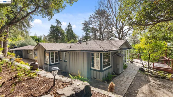$1,995,000 | 2976 Joaquin Miller Road, Oakland, CA 94602