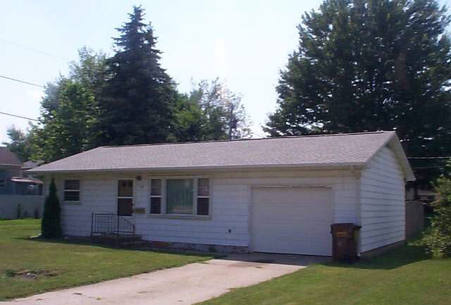 110 James Street Butler, IN 46721 - Photo 1 of 6