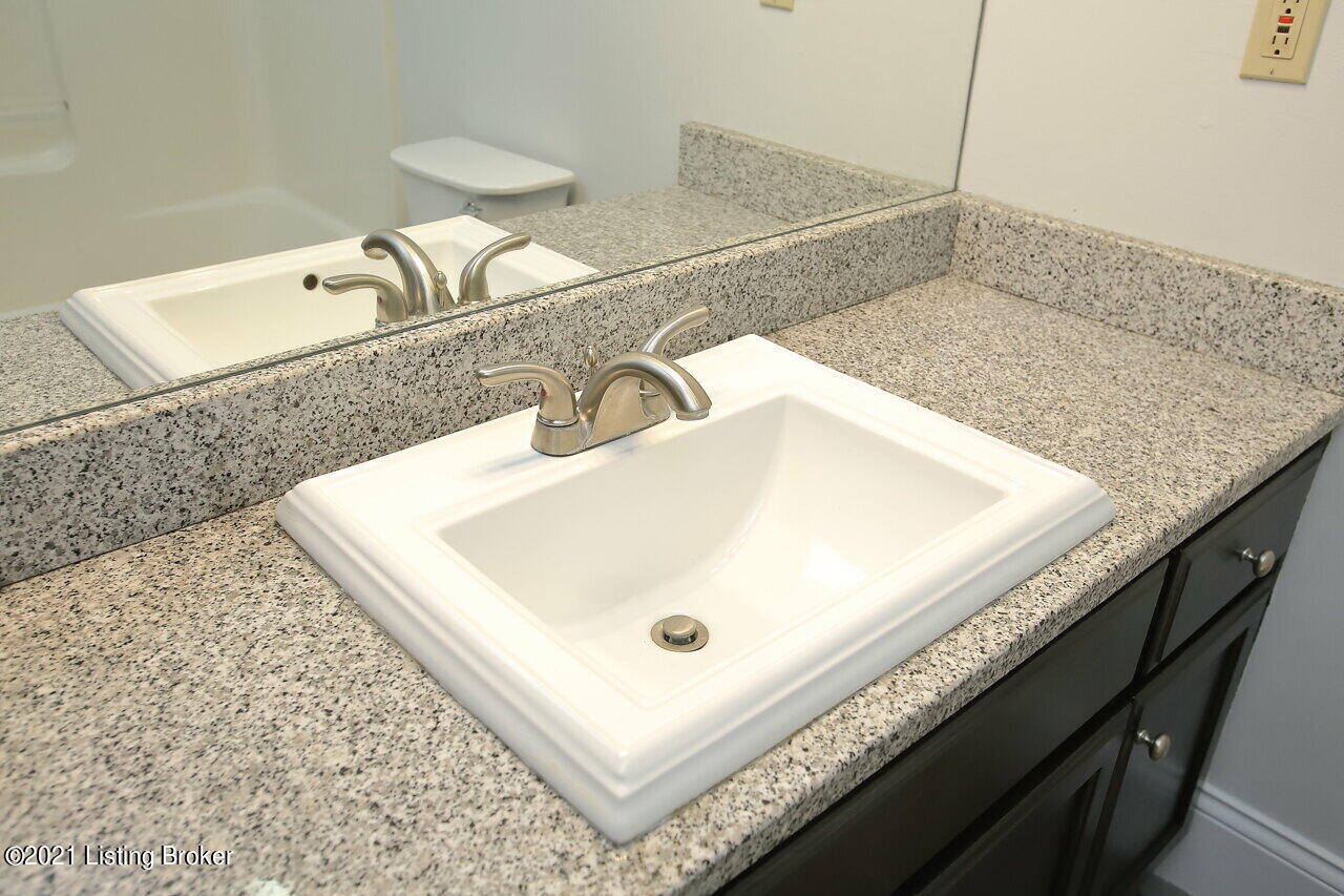 3785 Doe Run Road Elizabethtown, KY 42701 - Photo 27 of 49 Primary Bath