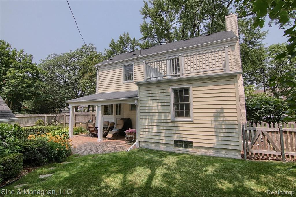 389 Merriweather Road Grosse Pointe Farms, MI 48236 - Photo 27 of 33