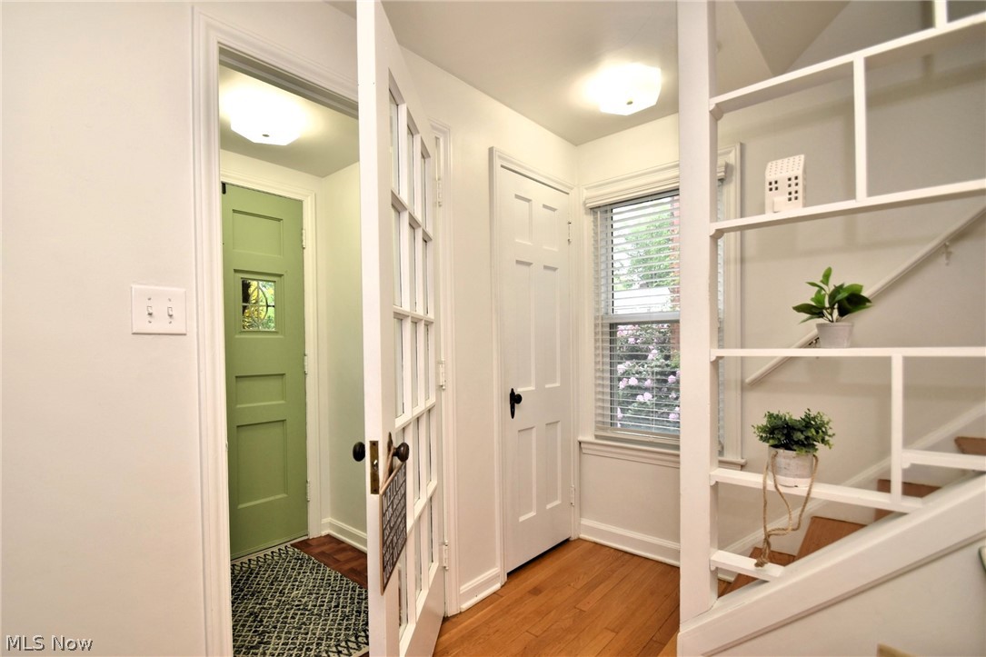 3558 Radcliffe Road Cleveland Heights, OH 44121 - Photo 3 of 32