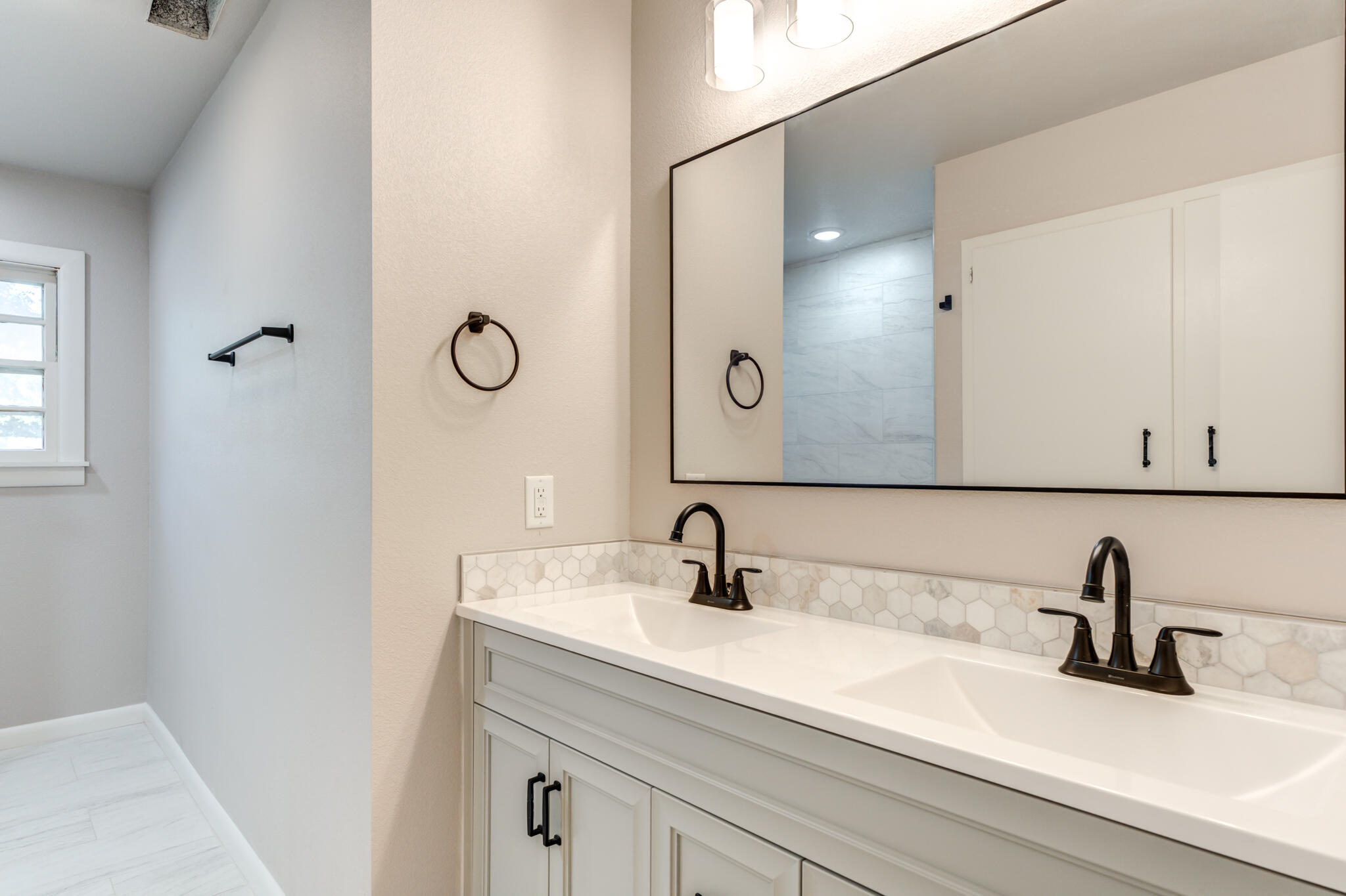 2722 55th Street Lubbock, TX 79413 - Photo 8 of 15 DSC00798_799_800_801_802