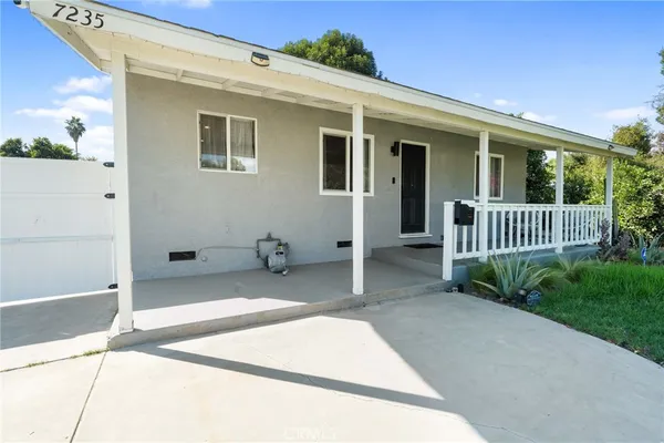 $699,999 | 7235 Yarmouth Avenue, Reseda, CA 91335