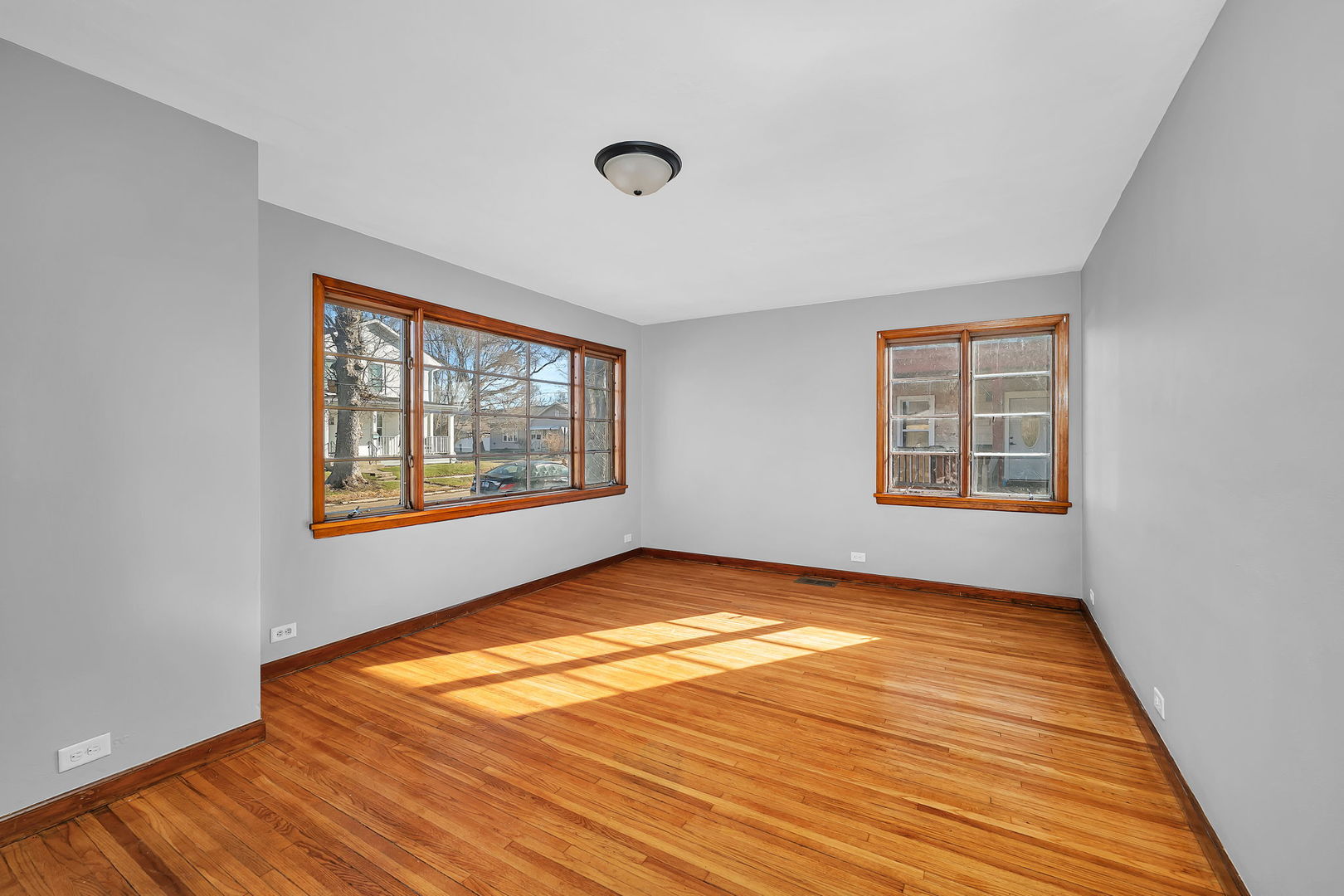 537 St George Street Ottawa, IL 61350 - Photo 7 of 36