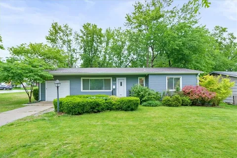 $350,000 | 3428 West 77th Terrace, Prairie Village, KS 66208