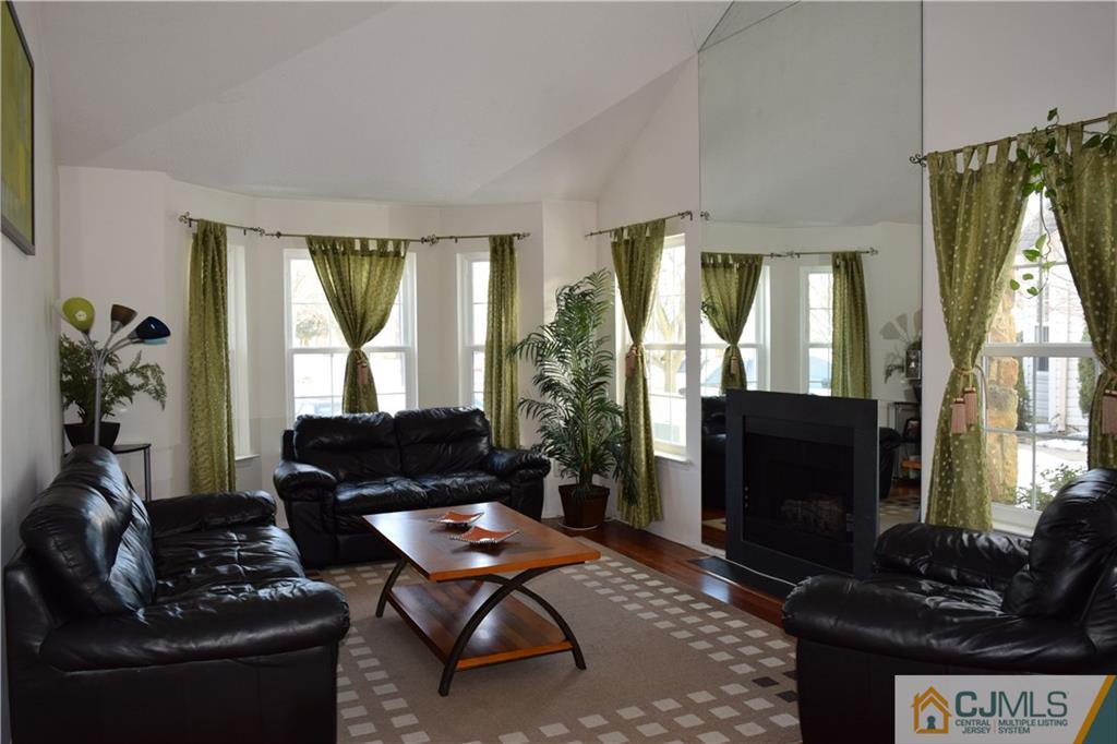 352 Lunar Road Piscataway, NJ 08854 - Photo 2 of 24 Gallery Image 2