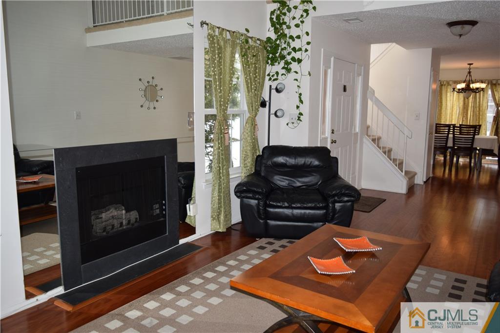 352 Lunar Road Piscataway, NJ 08854 - Photo 4 of 24 Gallery Image 4