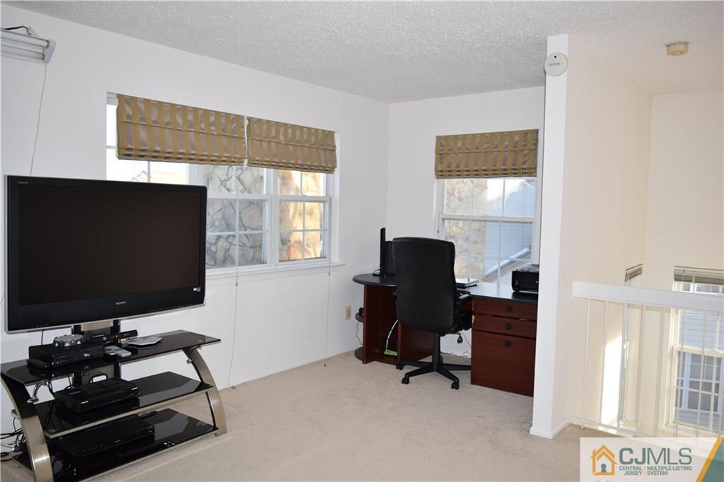 352 Lunar Road Piscataway, NJ 08854 - Photo 10 of 24 Gallery Image 10