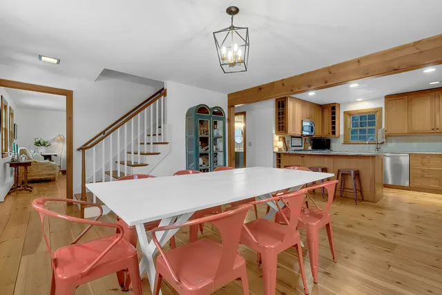 $849,000 | 45 Beech Hill Road, Freeport, ME 04032