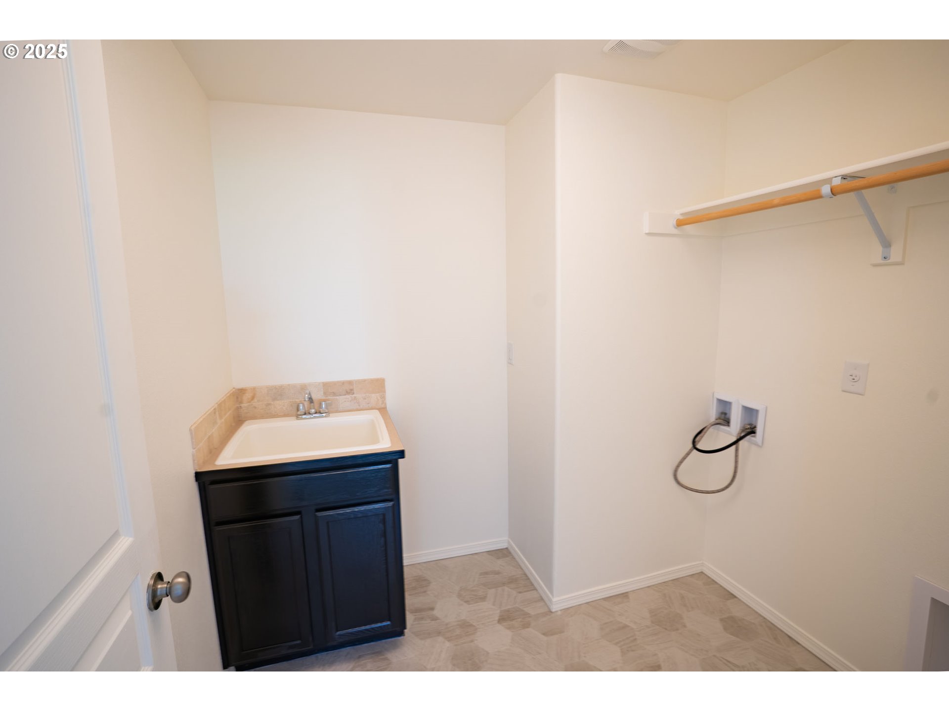 24823 Hawk View Drive Veneta, OR 97487 - Photo 17 of 19