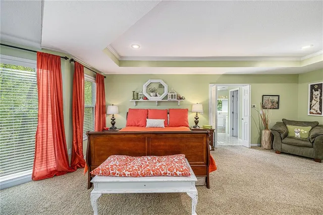 $590,000 | 10119 Northwest River Hills Drive, Parkville, MO 64152