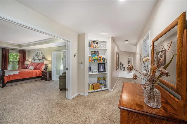 $590,000 | 10119 Northwest River Hills Drive, Parkville, MO 64152