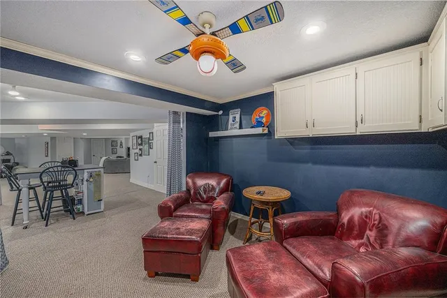 $590,000 | 10119 Northwest River Hills Drive, Parkville, MO 64152