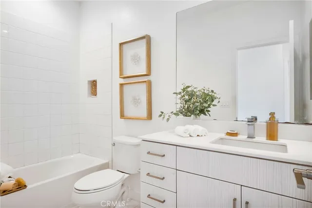 $874,900 | 314 Bridgewater Way, Unit 2, Gardena, CA 90247