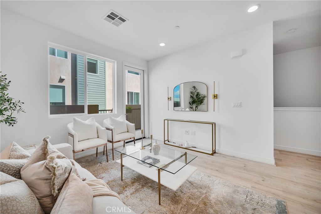 314 Bridgewater Way, Unit 2 Gardena, CA 90247 - Photo 4 of 65