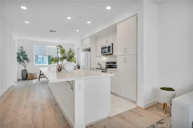 $874,900 | 314 Bridgewater Way, Unit 2, Gardena, CA 90247