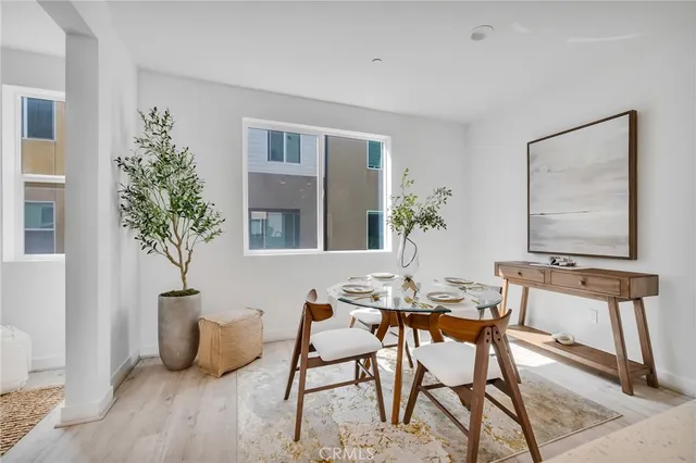 $874,900 | 314 Bridgewater Way, Unit 2, Gardena, CA 90247