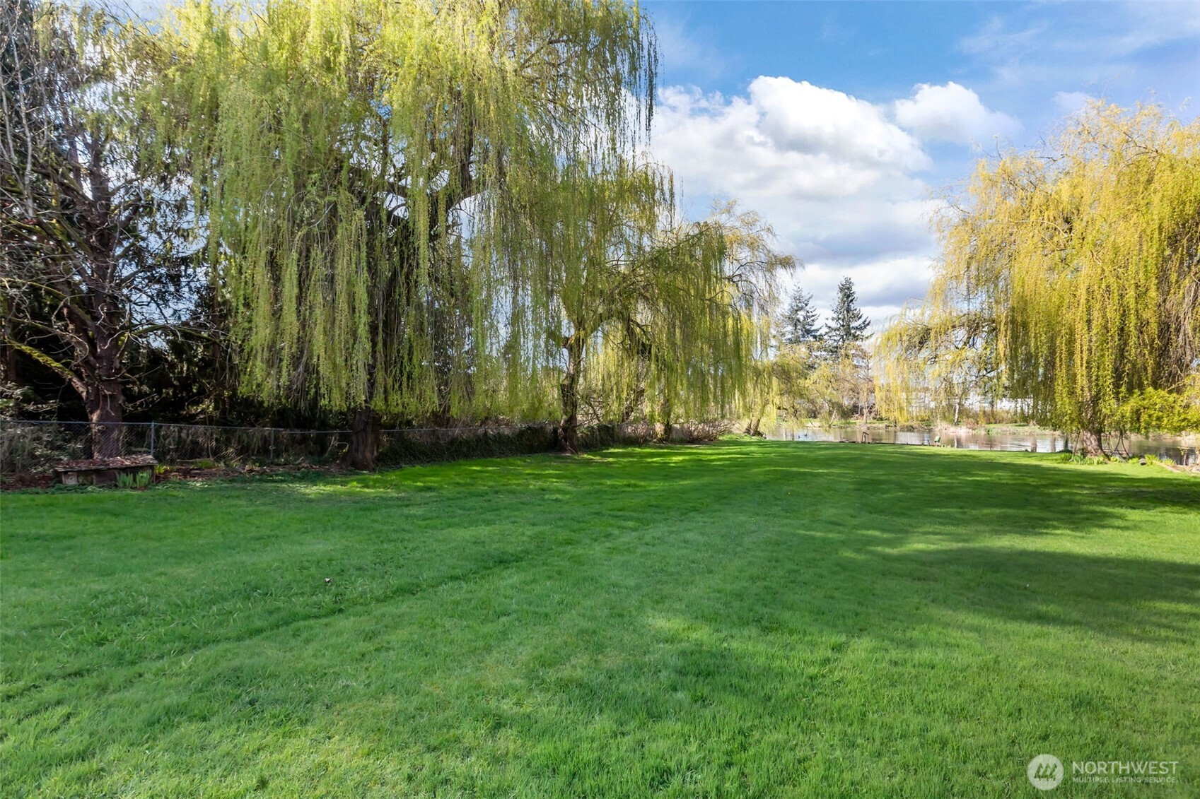 17050 70th Avenue Northeast Kenmore, WA 98028 - Photo 4 of 6
