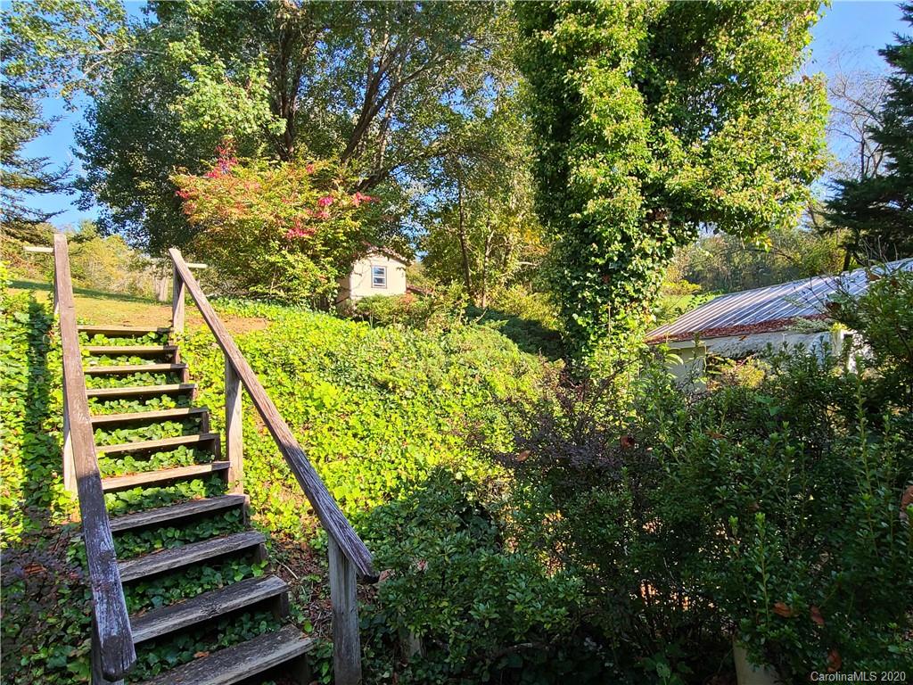 26 Jones Road Leicester, NC 28748 - Photo 9 of 34 a view of stairs