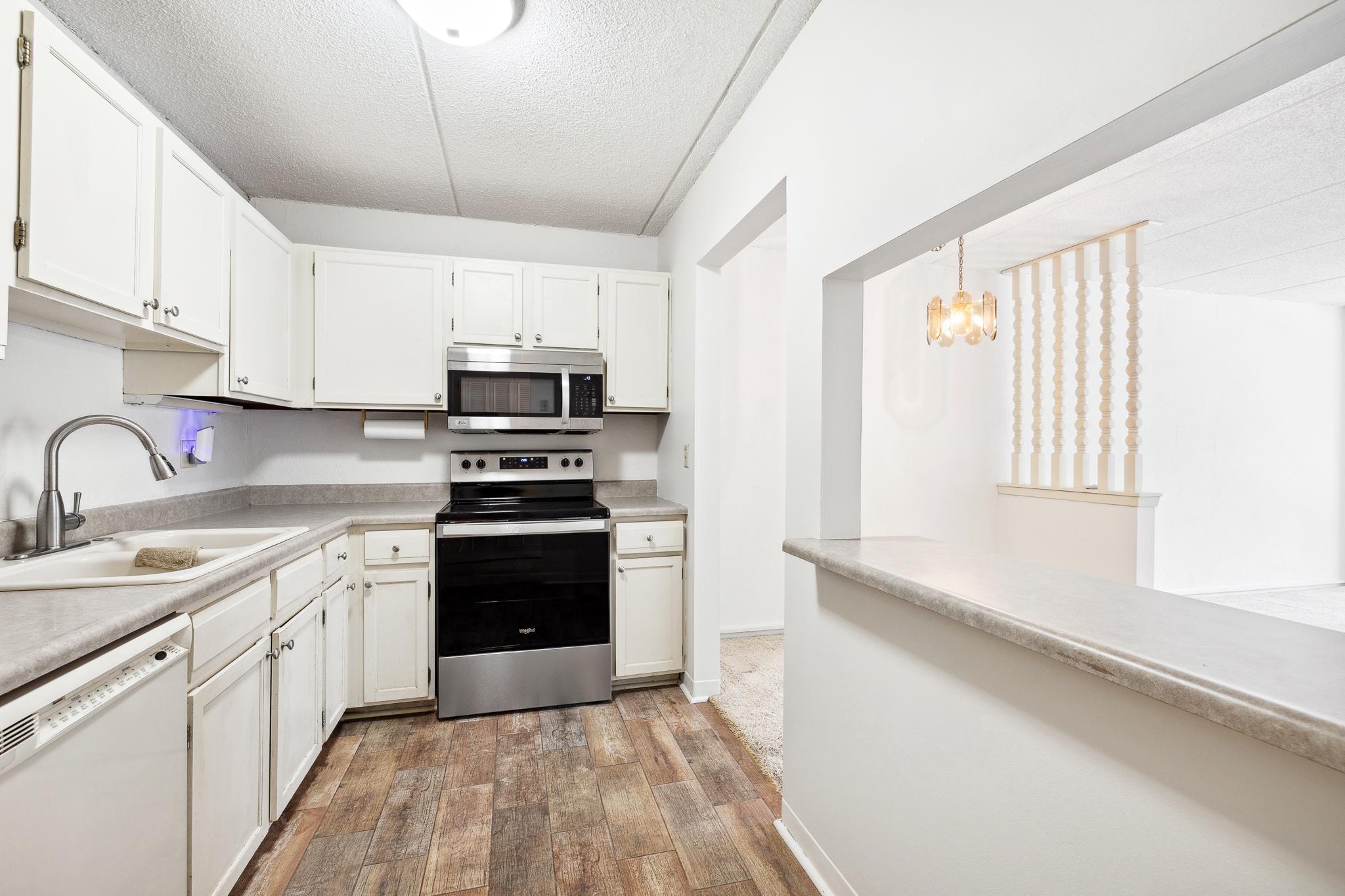 10401 Cedar Lk Road South, Unit 208 Hopkins, MN 55305 - Photo 8 of 30 Gallery Image 8