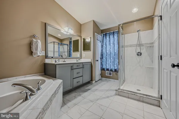 $629,900 | 208 Jackdaw Alley, Unit 208, Springfield, PA 19064