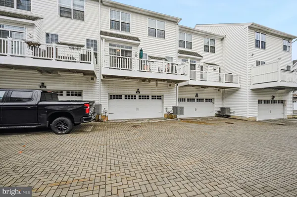 $629,900 | 208 Jackdaw Alley, Unit 208, Springfield, PA 19064