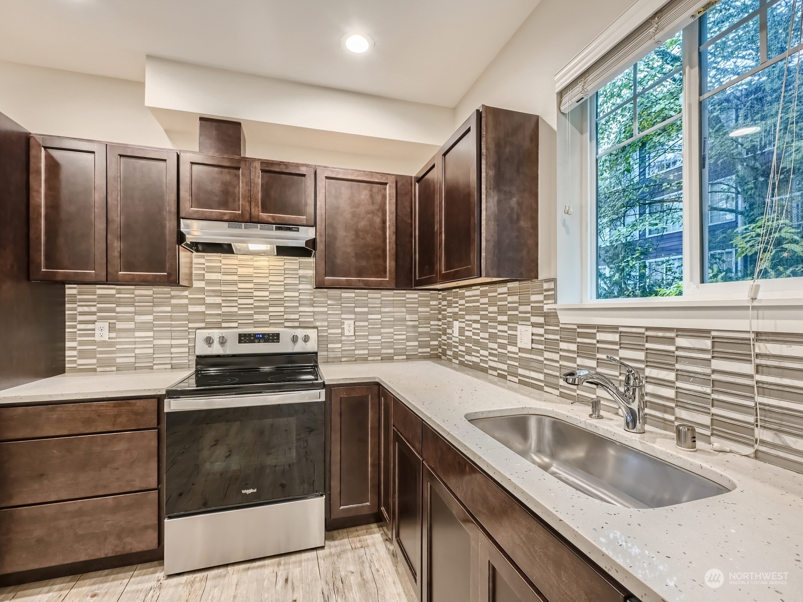 23228 Edmonds Way, Unit 104 Edmonds, WA 98026 - Photo 11 of 27 Gallery Image 11