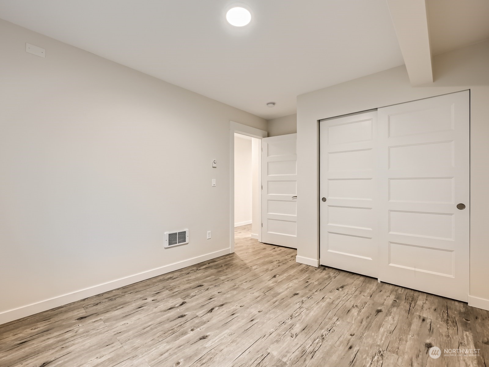 23228 Edmonds Way, Unit 104 Edmonds, WA 98026 - Photo 21 of 27 Gallery Image 21