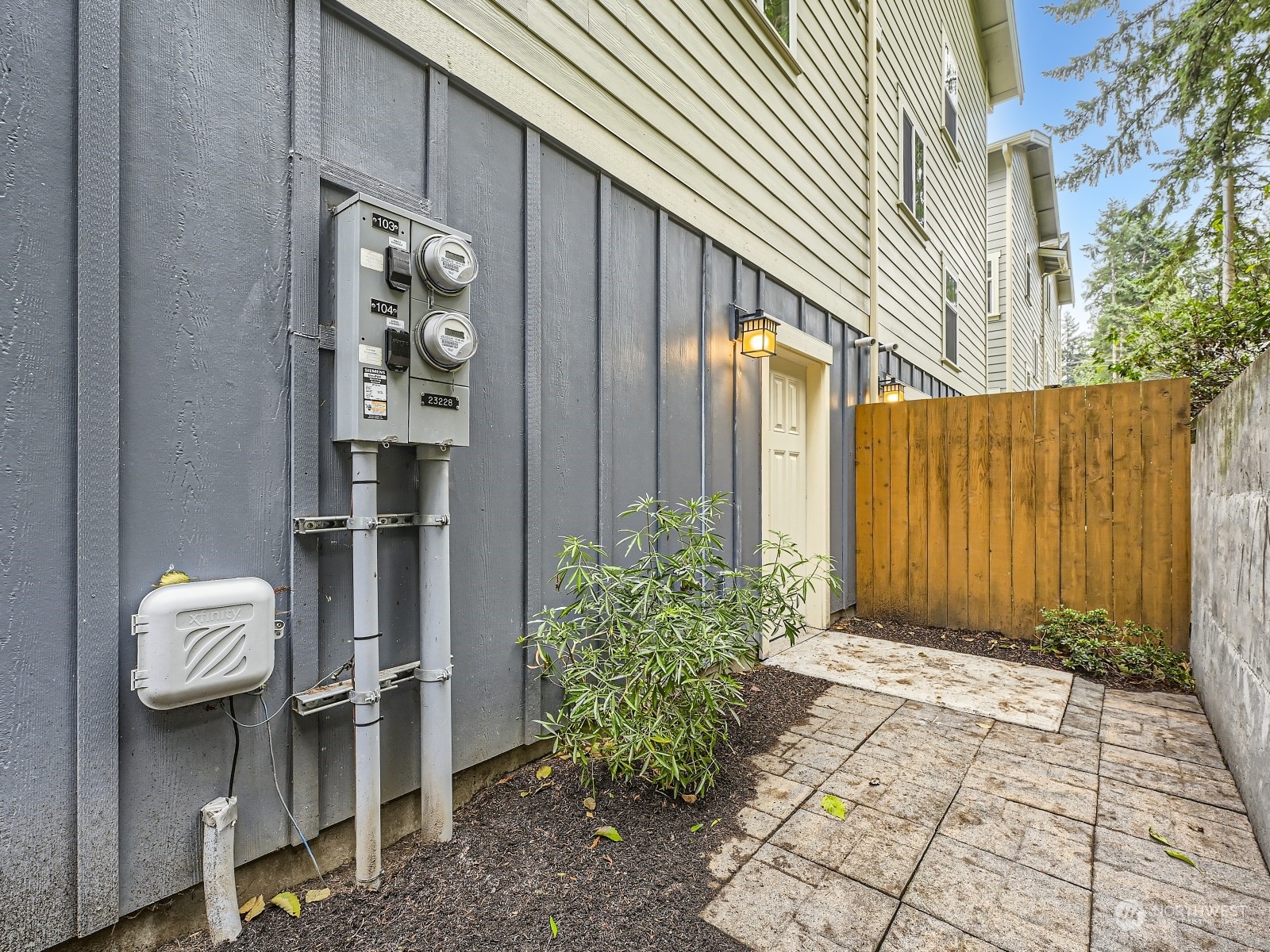 23228 Edmonds Way, Unit 104 Edmonds, WA 98026 - Photo 26 of 27 Gallery Image 26