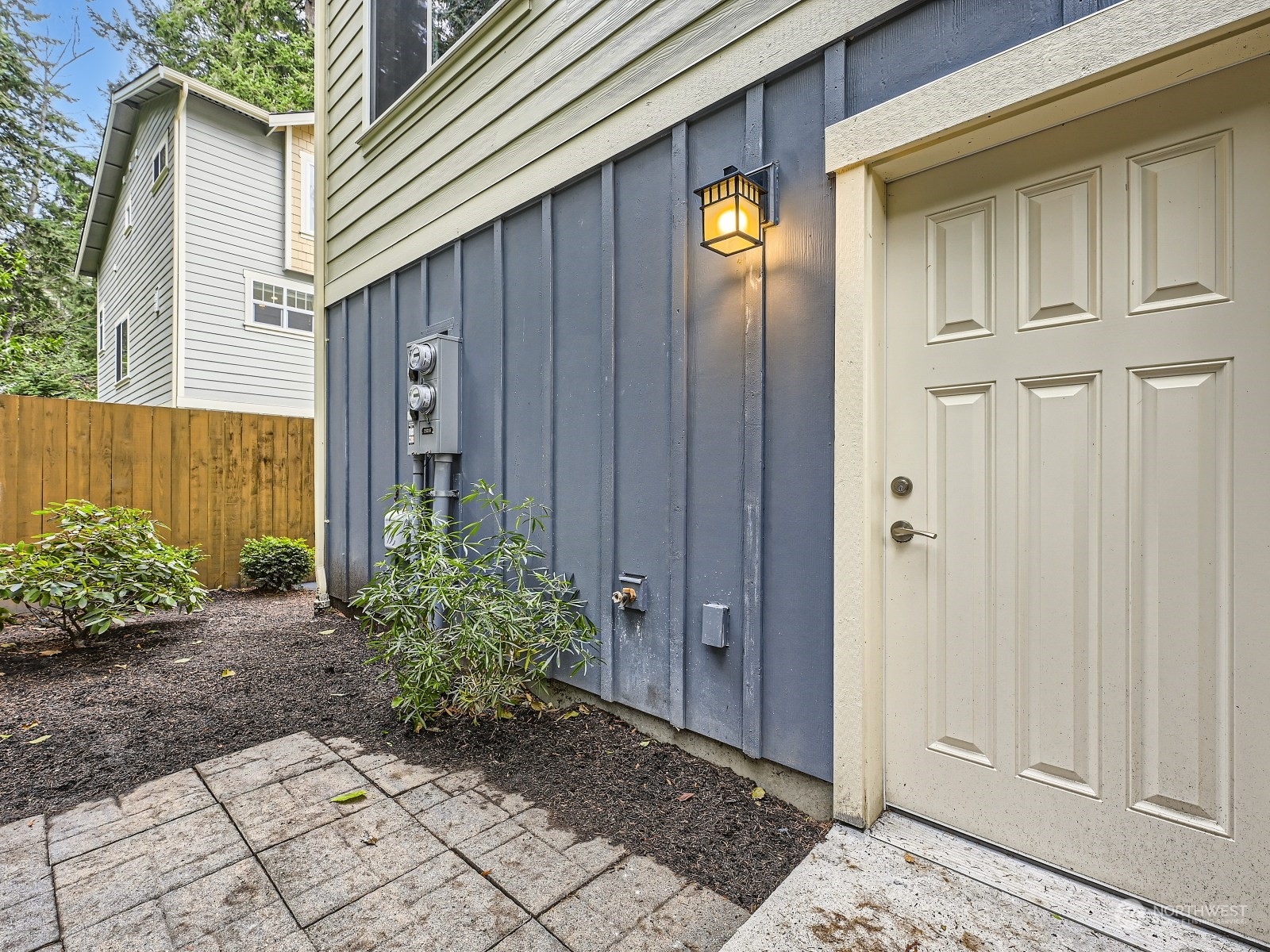 23228 Edmonds Way, Unit 104 Edmonds, WA 98026 - Photo 27 of 27 Gallery Image 27