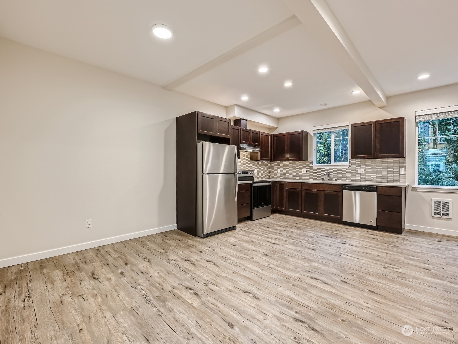 23228 Edmonds Way, Unit 104 Edmonds, WA 98026 - Photo 3 of 27 Gallery Image 3