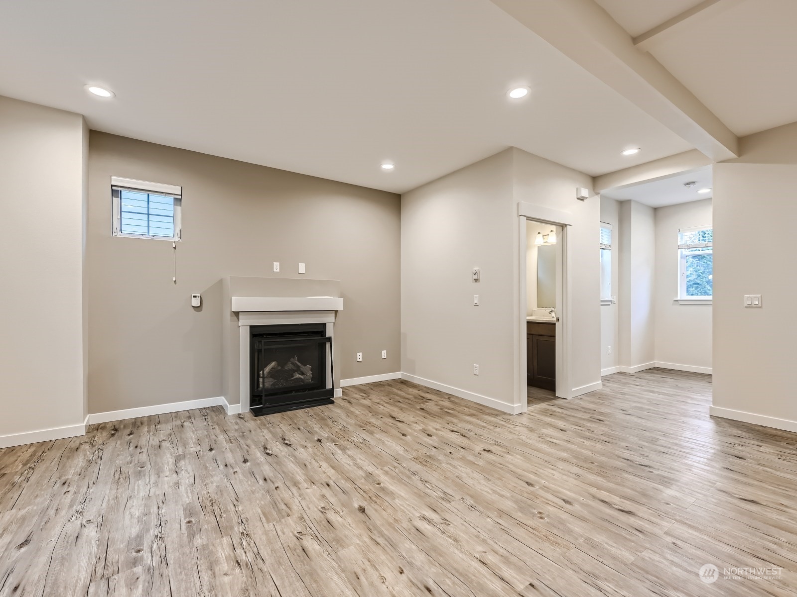 23228 Edmonds Way, Unit 104 Edmonds, WA 98026 - Photo 5 of 27 Gallery Image 5
