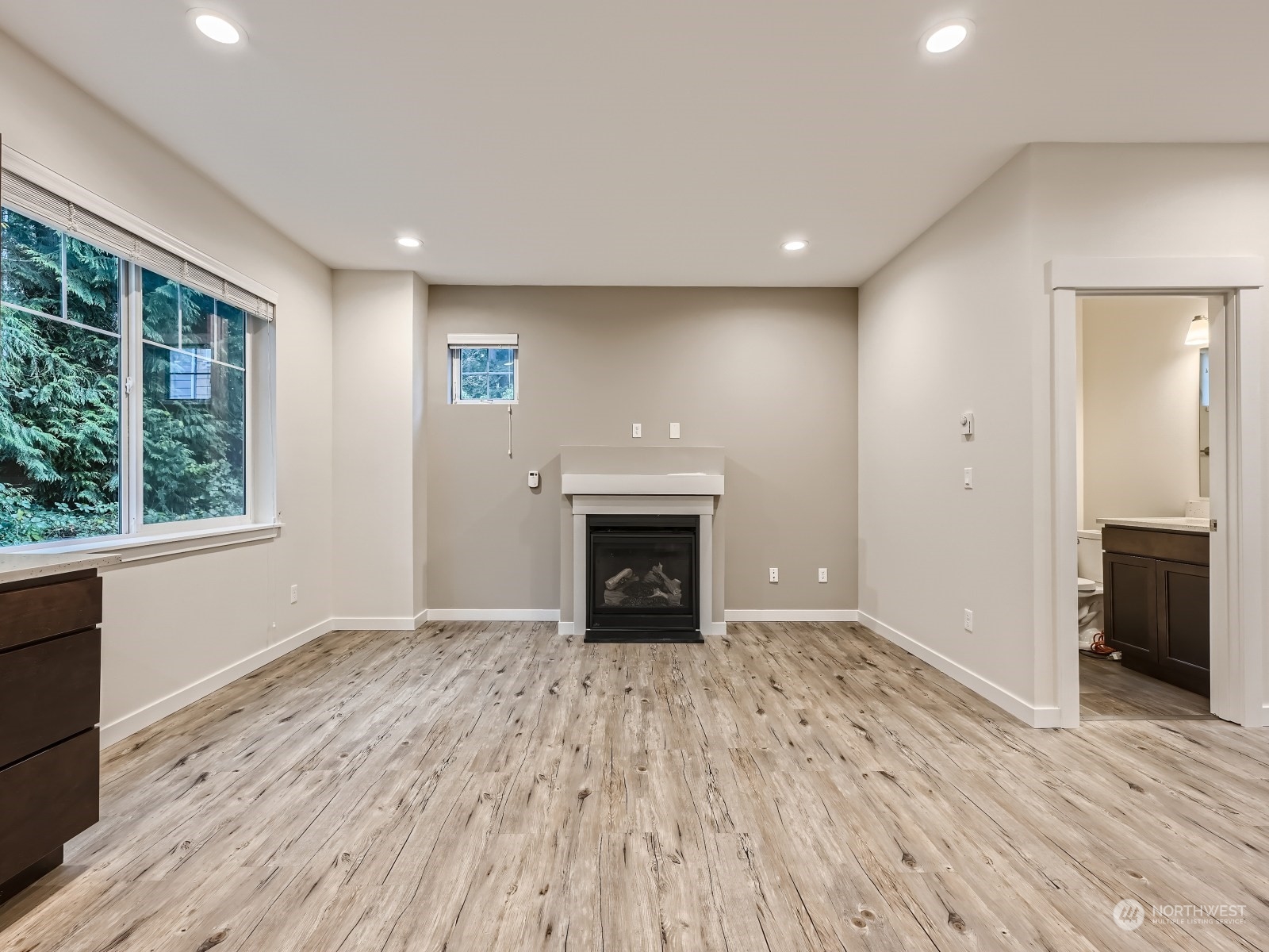 23228 Edmonds Way, Unit 104 Edmonds, WA 98026 - Photo 8 of 27 Gallery Image 8