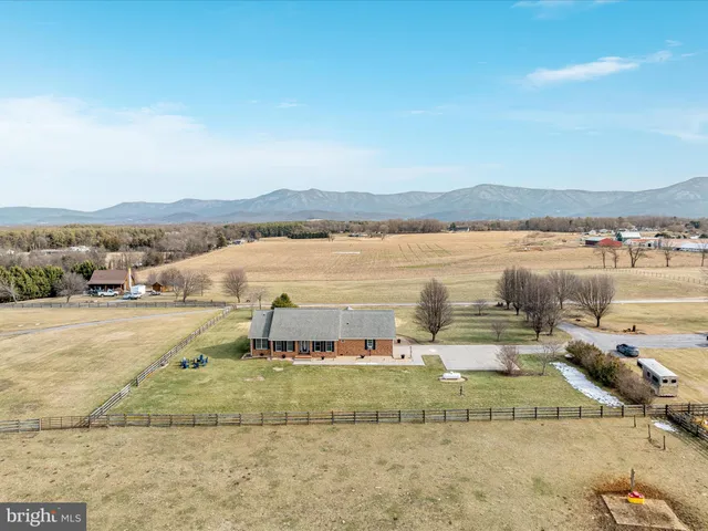 $699,900 | 237 Preston Lane, Luray, VA 22835