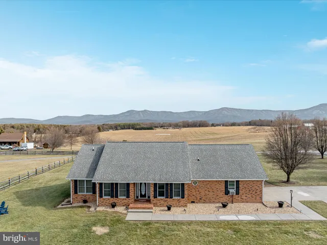 $699,900 | 237 Preston Lane, Luray, VA 22835
