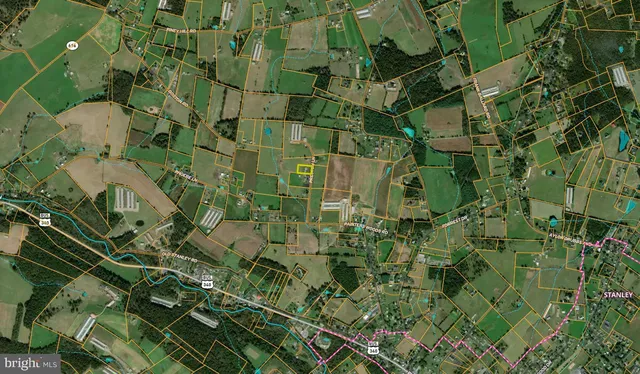 $699,900 | 237 Preston Lane, Luray, VA 22835