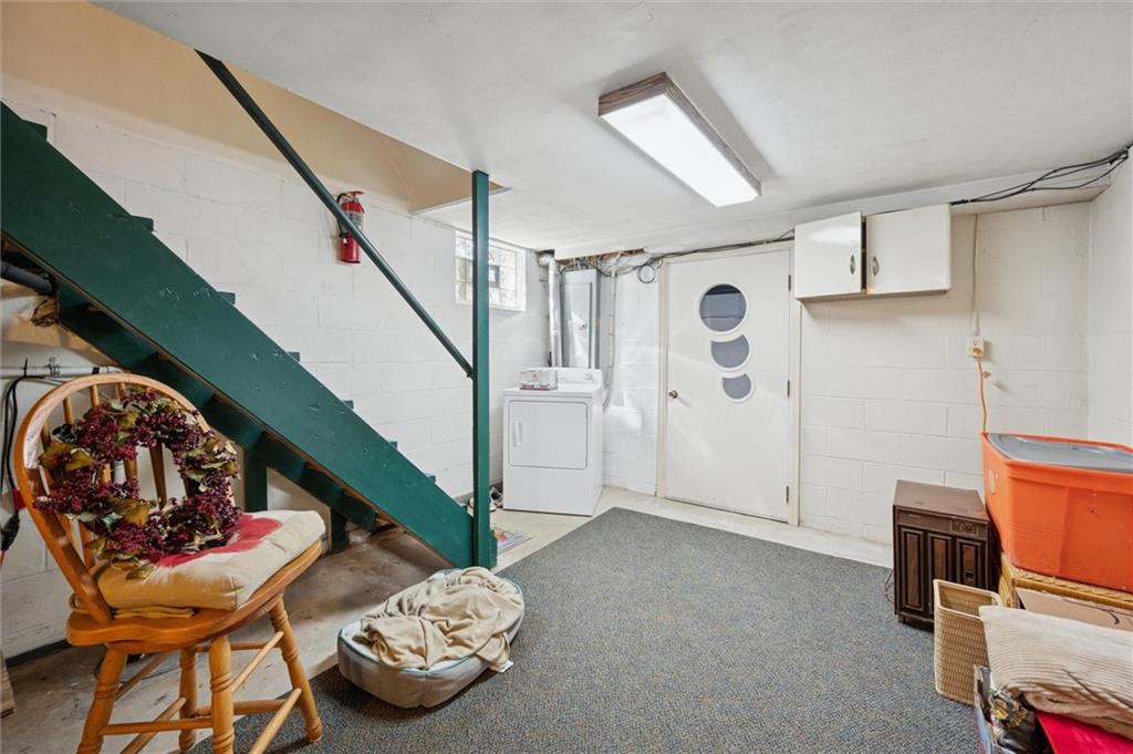4941 Bulltown Road Murrysville, PA 15668 - Photo 31 of 39 a living room with furniture and a window
