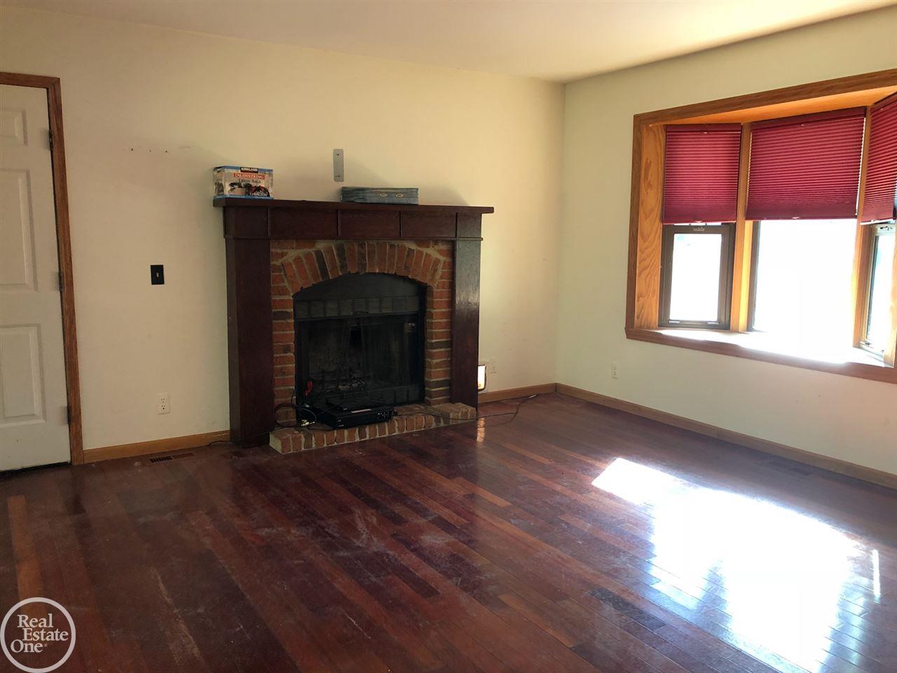 3146 Mann Road Clarkston, MI 48346 - Photo 5 of 7 31398478-4.JPG