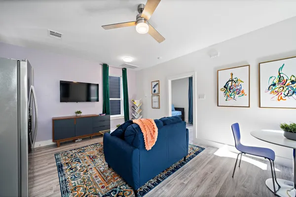 $1,300 | 207 East 38th Street, Unit B, Houston, TX 77018