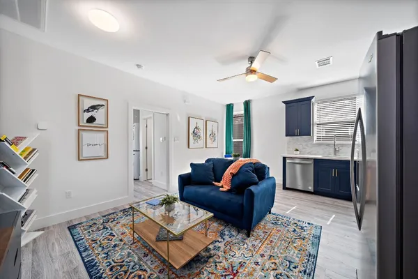 $1,300 | 207 East 38th Street, Unit B, Houston, TX 77018
